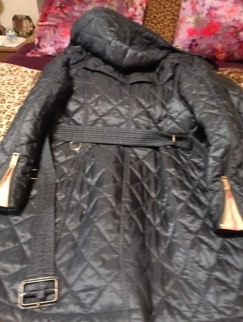 Burberry Navy Quilted Belted Puffer Coat with Gold Hardware - Picture 7 of 9